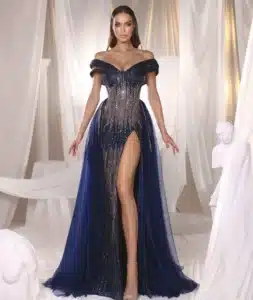 abito con spacco ampio colore blu per cerimonia